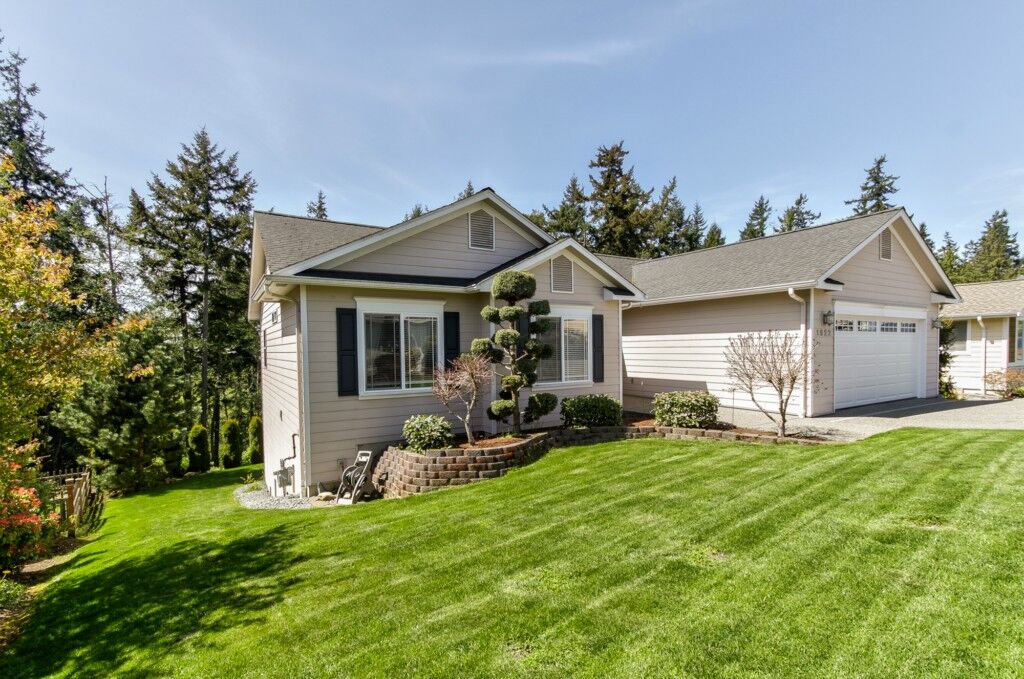 Property Photo: 1822 Lindsay Lp WA 98274