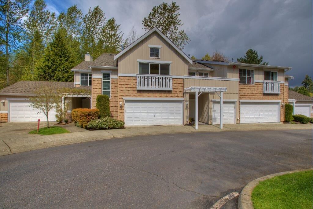 Property Photo: 3725 257th Avenue SE 8-5 WA 98029