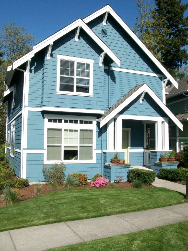 Property Photo:  1926 NE Katsura Ct  WA 98029 
