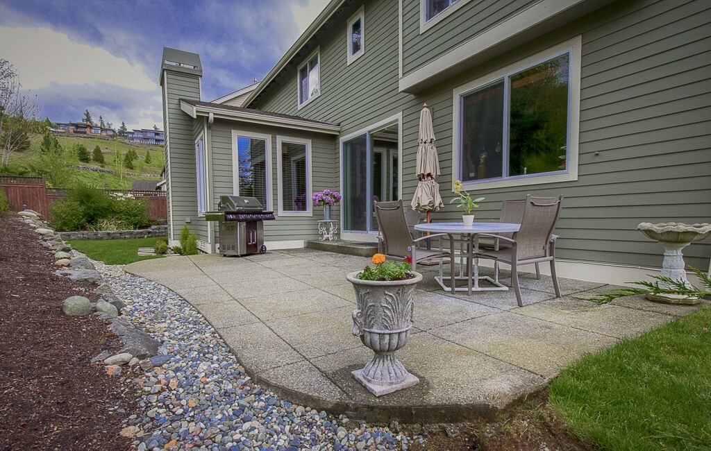 Property Photo: 1802 30th Ave NE WA 98029