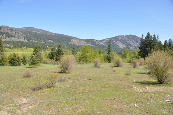 Property Photo:  32 Evergreen Wy  WA 98833 