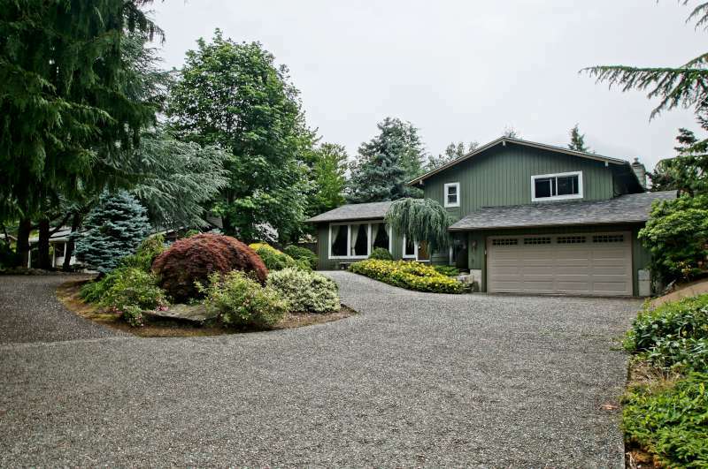 Property Photo: 6520 W Mercer Wy WA 98040