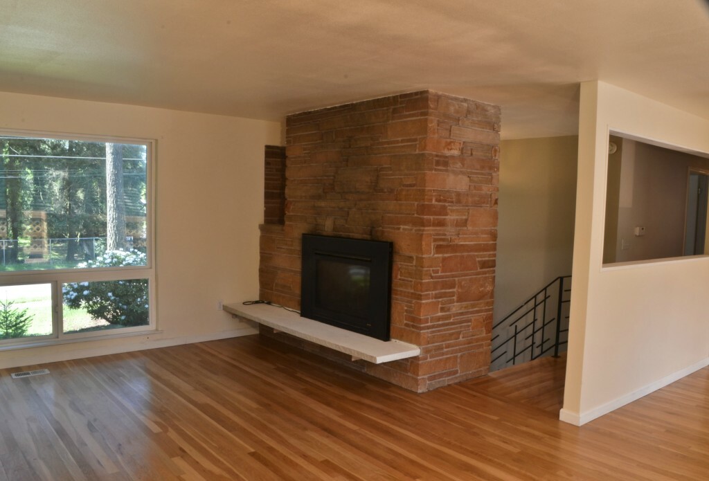 Property Photo:  15280 Greenwood Ave N  WA 98133 