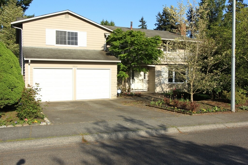 Property Photo:  13800 119 Ave NE  WA 98034 