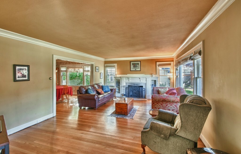 Property Photo: 912 N Tacoma Ave WA 98403