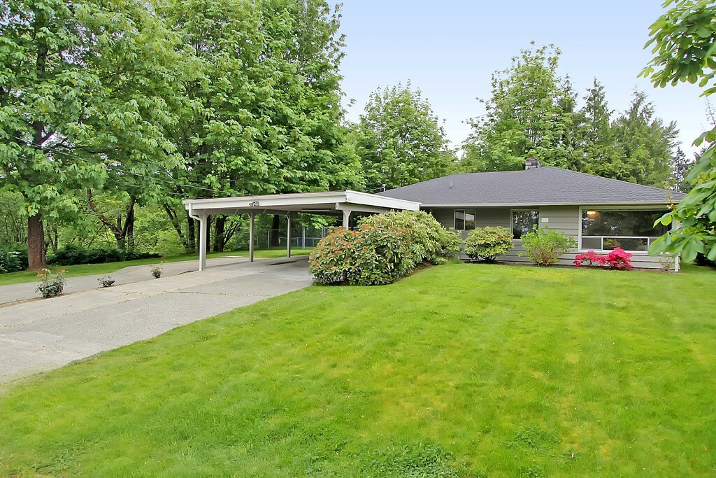 Property Photo:  848 Alvord Ave N  WA 98031 