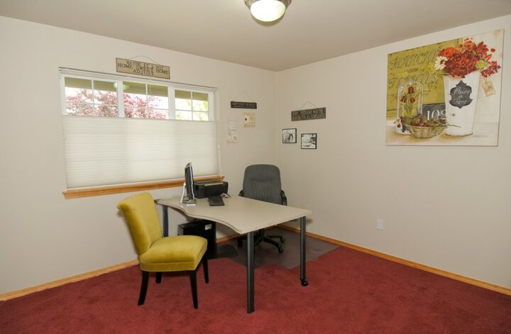 Property Photo: 5127 NE 11th Court WA 98059