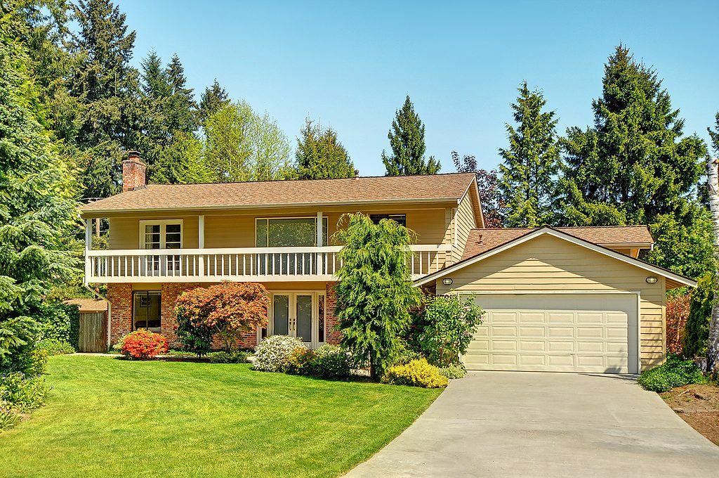 Property Photo:  17918 NE 27th St  WA 98075 