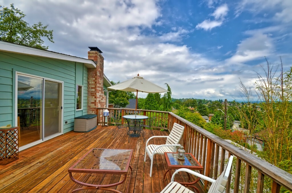 Property Photo:  2417 S Spokane St  WA 98144 