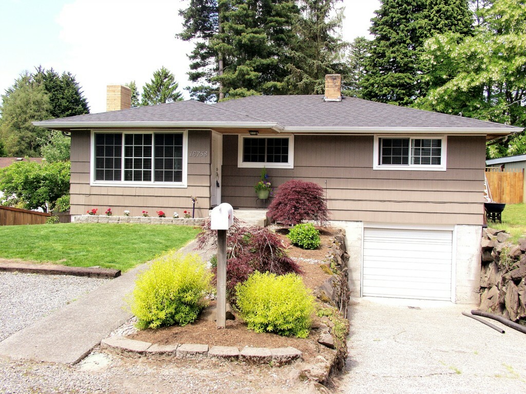 Property Photo:  16758 3rd Ave NE  WA 98155 