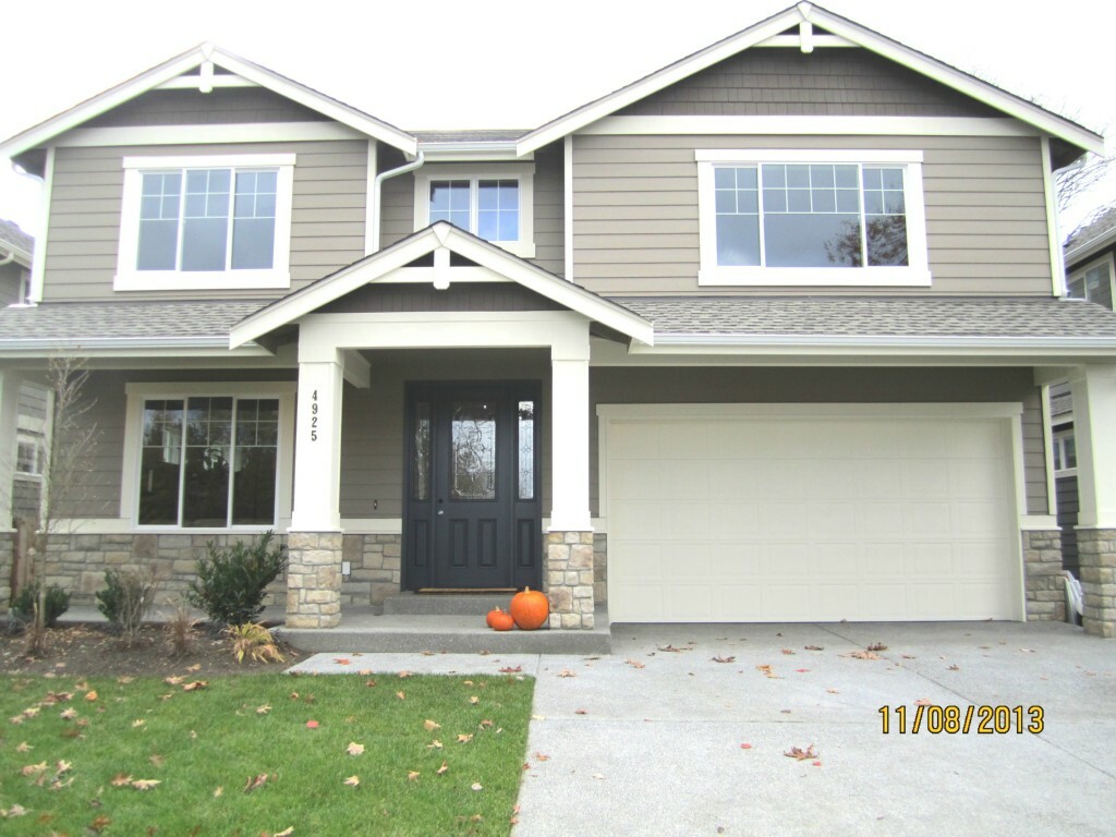 Property Photo: 4925 NE 8th St WA 98059