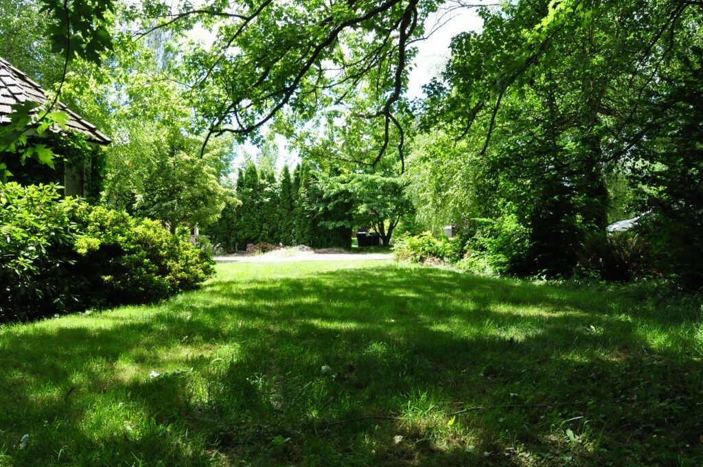 Property Photo:  8105 NE 8th St  WA 98039 