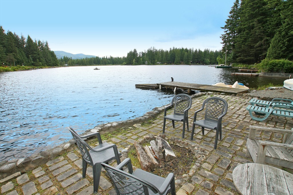 Property Photo:  7571 Lake Alice Rd SE  WA 98024 