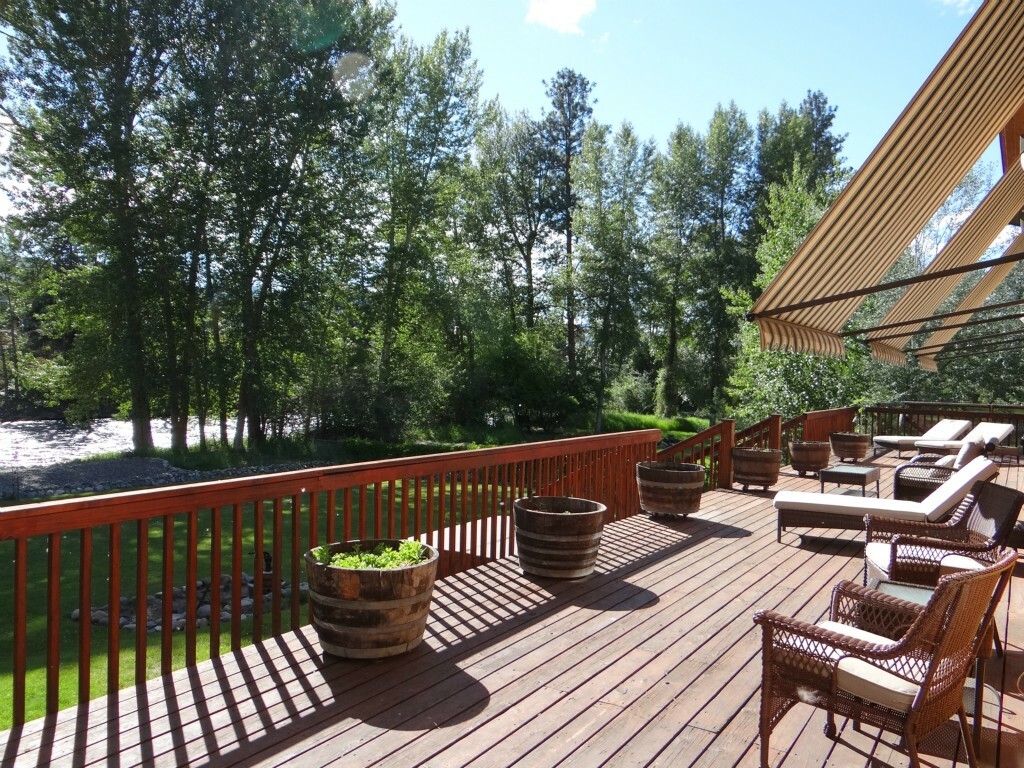 Property Photo:  815 Riverside St  WA 98862 