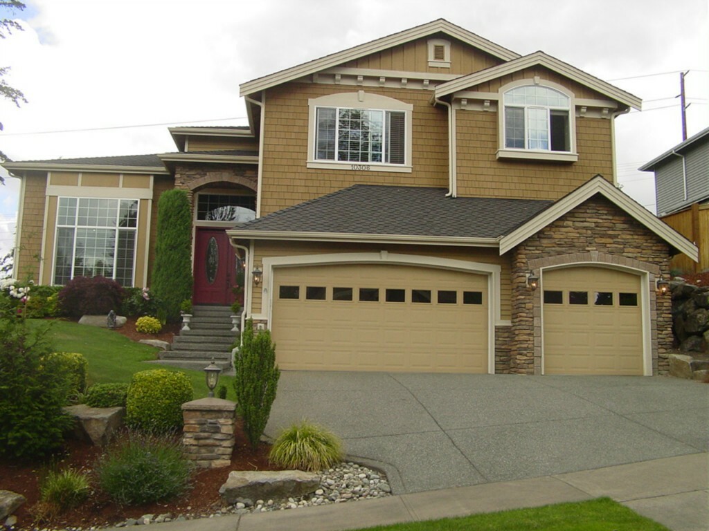 Property Photo:  10306 NE 194th St  WA 98011 