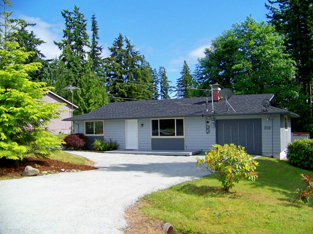 Property Photo:  312 Dunbar Lane  WA 98282 