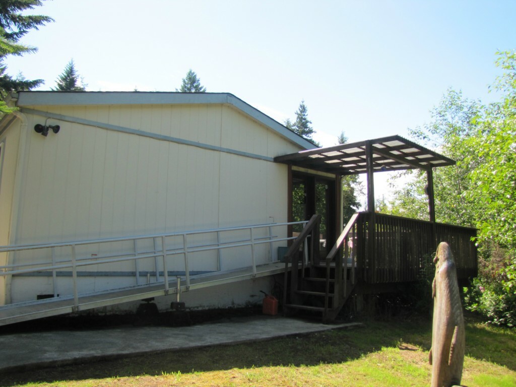 Property Photo:  301 E Underline Rd  WA 98528 