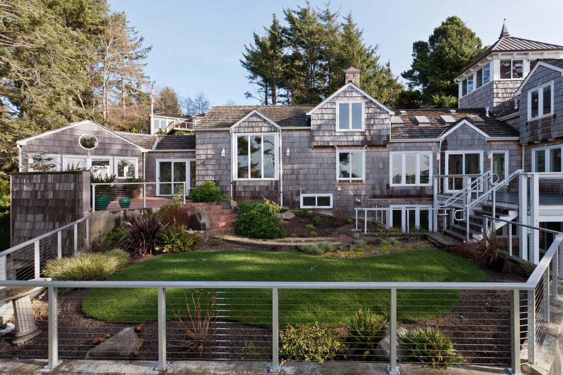 Property Photo: 3821 NW Oceanview Drive OR 97365