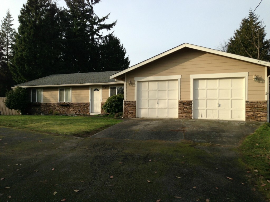 Property Photo:  2718 182nd Ave E  WA 98391 