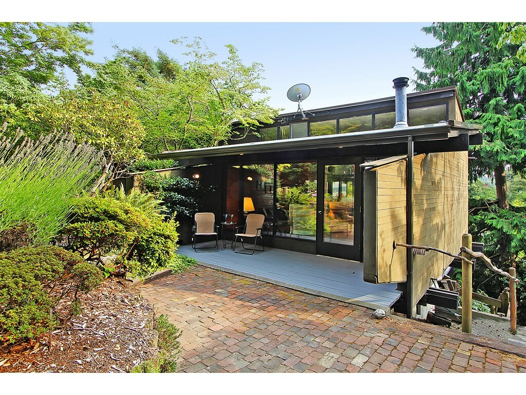 Property Photo:  8465 Tillicum Rd SW  WA 98136 