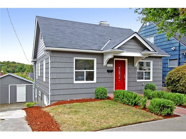 Property Photo: 3425 16th Avenue S WA 98144