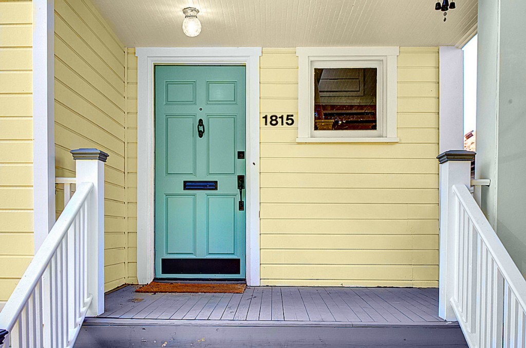 Property Photo: 1815 4th Ave W WA 98119