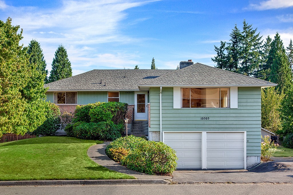 Property Photo: 10505 NE 195th St WA 98011