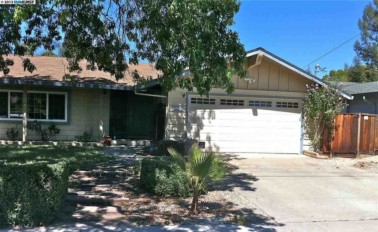 Property Photo:  738 Moraga Drive  CA 94550-5342 