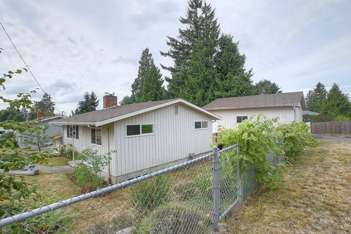 Property Photo:  21009 100th Ave SE  WA 98031 