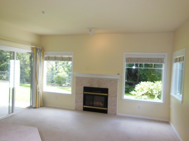 Property Photo:  4702 Mill Pond Dr SE 104  WA 98092 