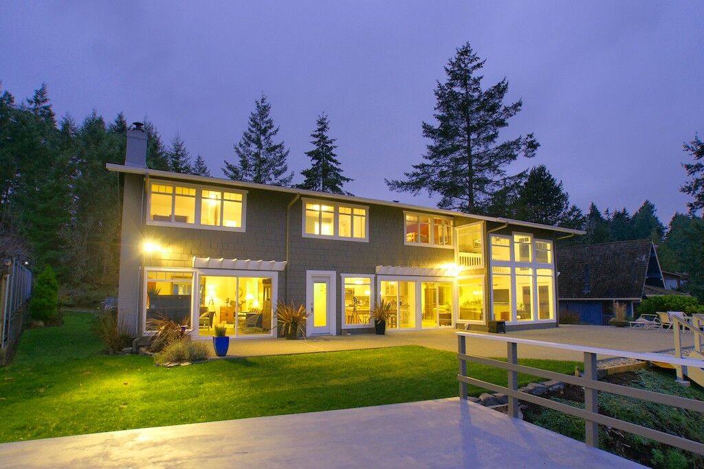 Property Photo: 1109 14th Ave WA 98333
