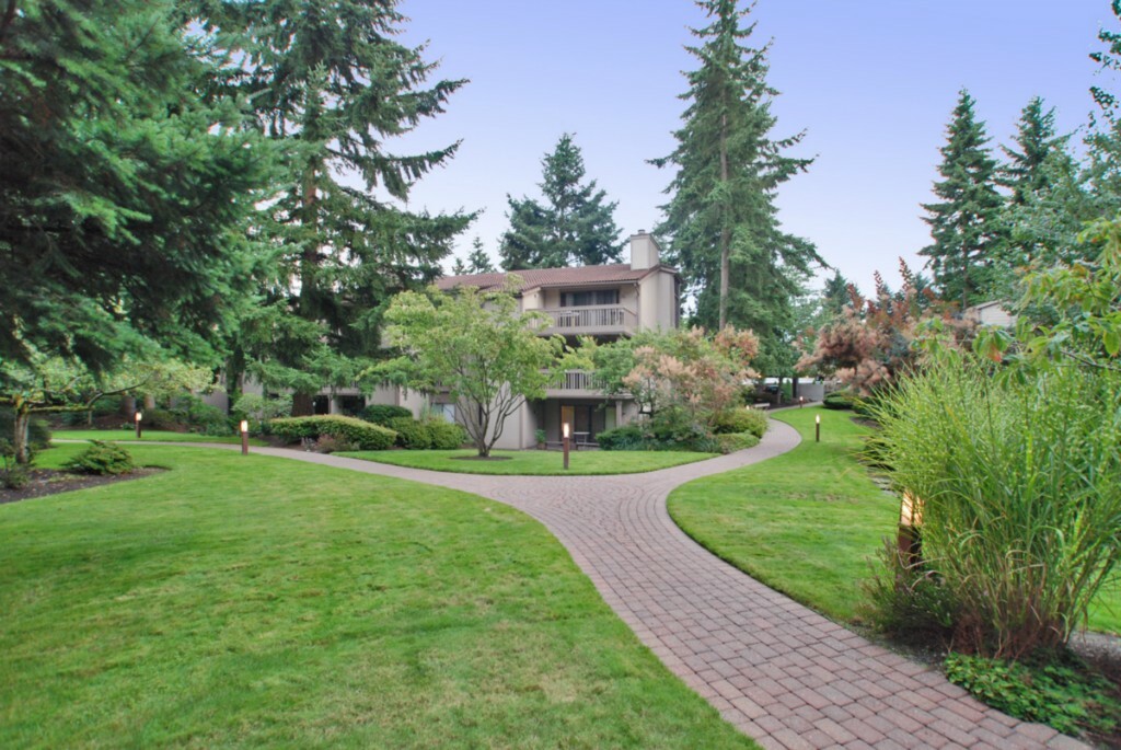 Property Photo: 13730 15th Ave NE D101 WA 98125