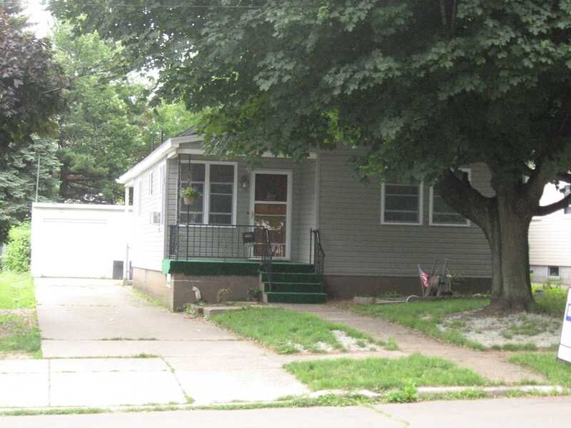 Property Photo:  225 Eagle Point Boulevard  PA 16511 