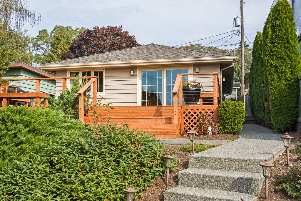 Property Photo: 3034 NE Blakeley Street WA 98105