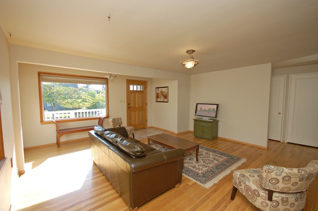 Property Photo:  606 NW 49th St  WA 98107 