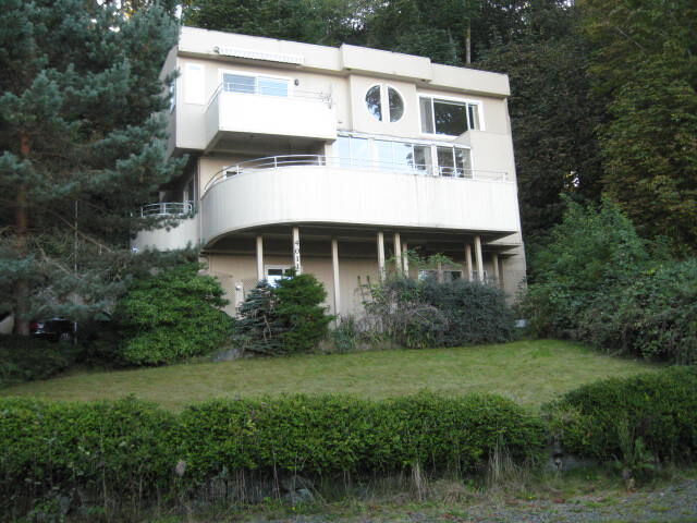 Property Photo:  4011 Rockaway Beach Rd NE  WA 98110 