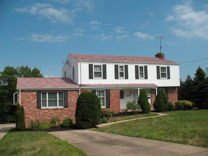 Property Photo:  1209 Satellite Circle  PA 15241 