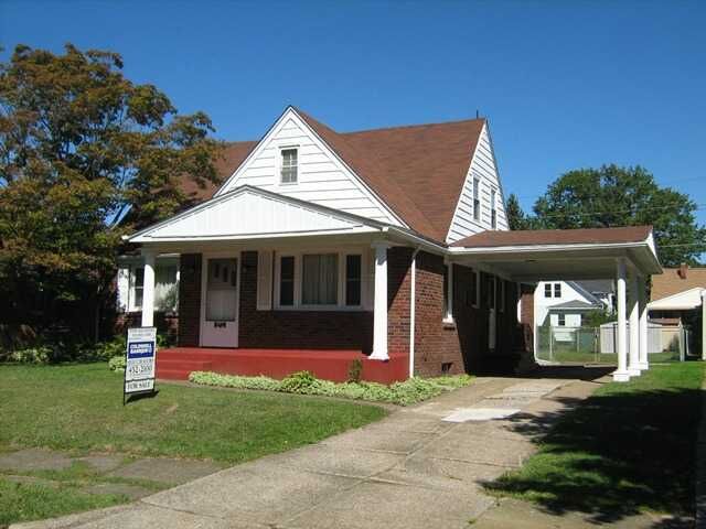 Property Photo:  407 Lake  PA 16511 