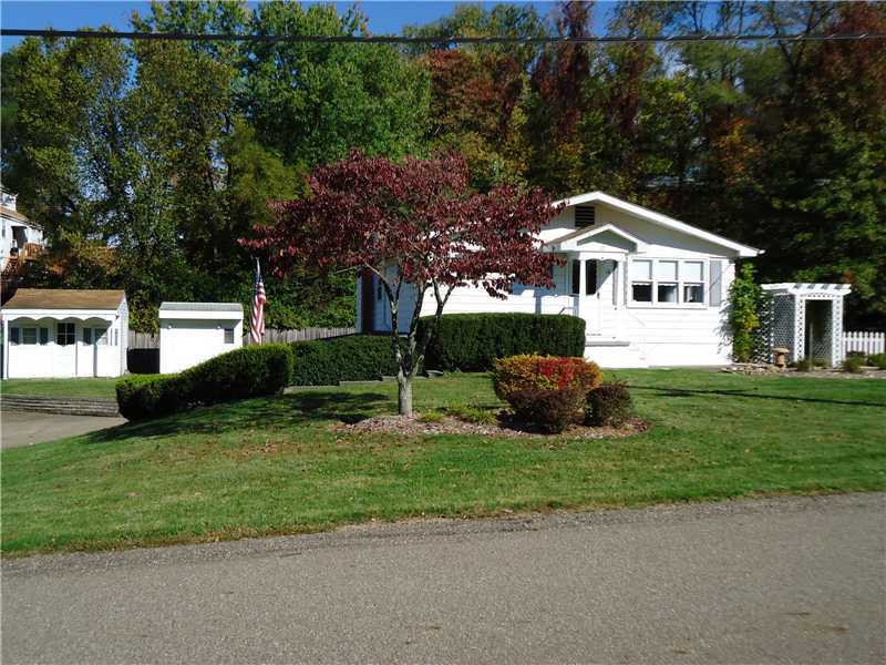 Property Photo:  16 Woodland Drive  PA 15108 