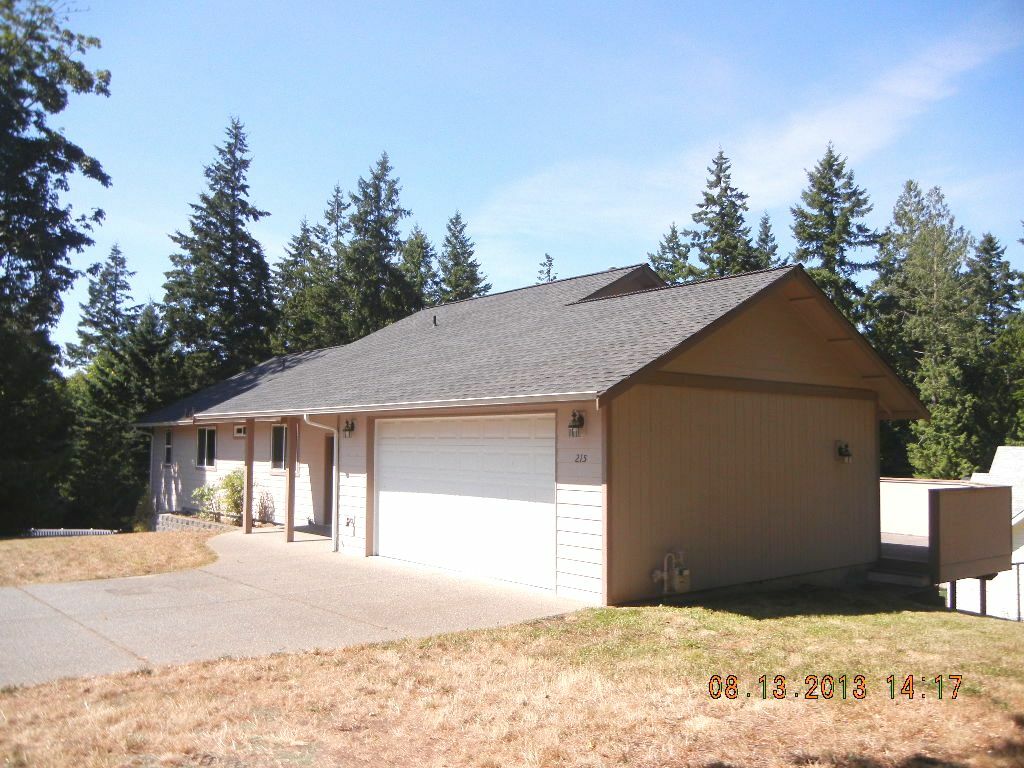 Property Photo: 215 Poplar St WA 98366