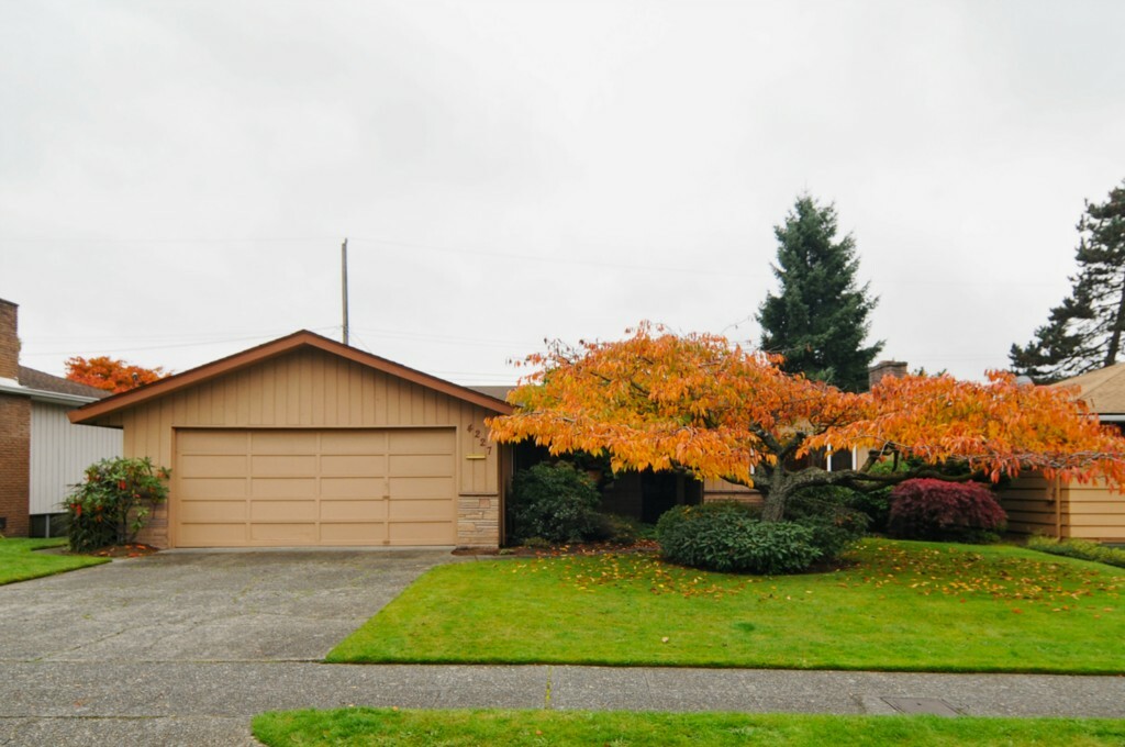 Property Photo:  4227 NE 75th St  WA 98115 