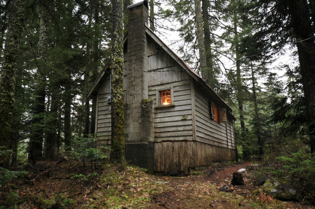 Property Photo:  113 Yellowstone Rd  WA 98068 