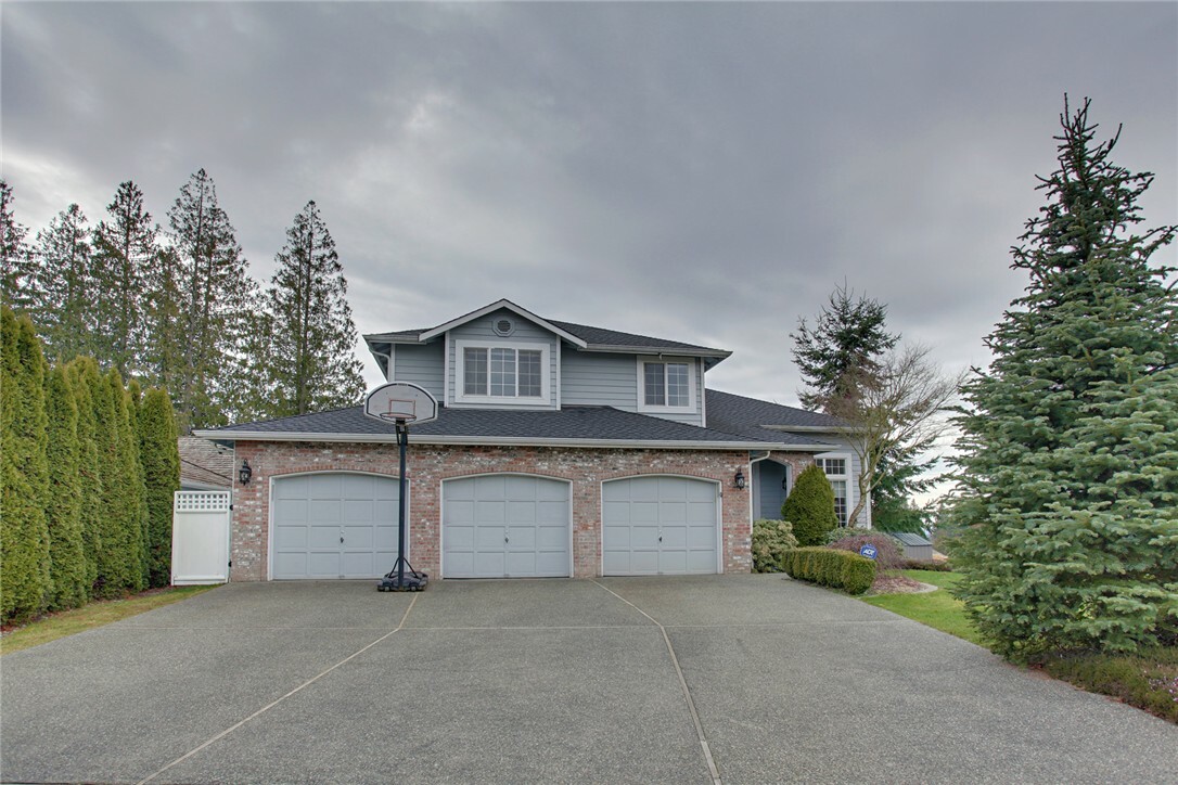 Property Photo:  18016 Cambridge Dr  WA 98223 