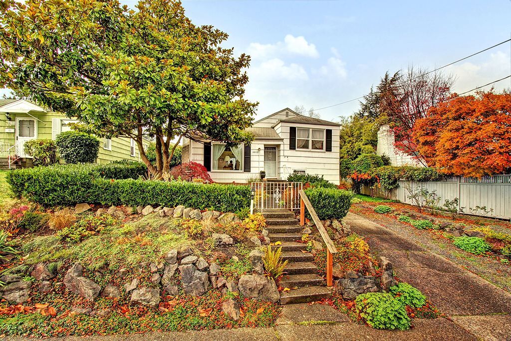 Property Photo:  3813 30th Ave W  WA 98199 