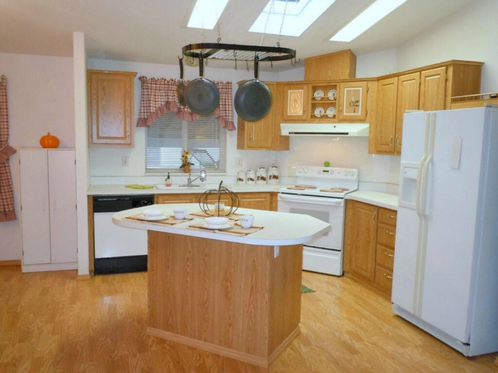 Property Photo: 1015 NE Saturn Lane WA 98311
