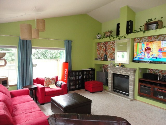 Property Photo: 8138 Trimble Lane SE WA 98501