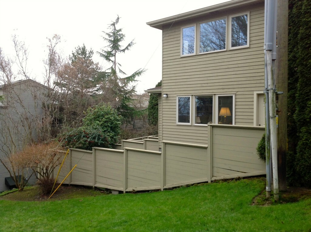 Property Photo:  950 W Emerson St  WA 98119 