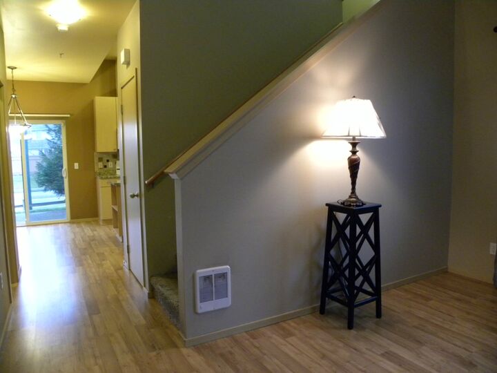 Property Photo: 6210 Lindsay Ave SE B WA 98092