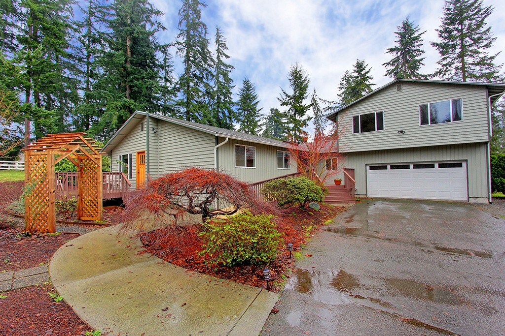 Property Photo:  16012 162nd Place NE  WA 98072 