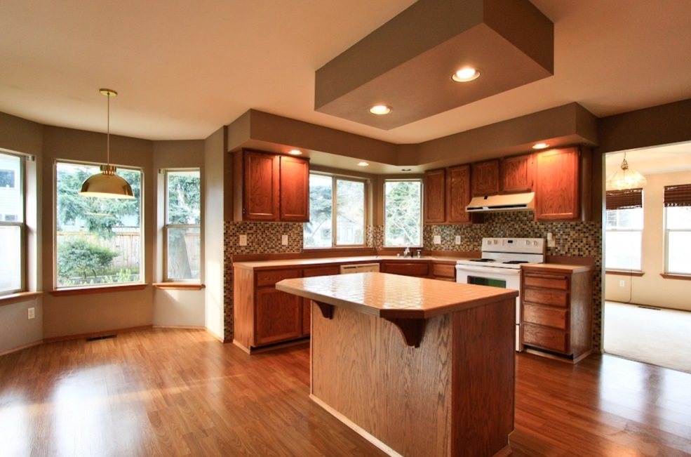 Property Photo:  5617 Lakeland Hills Wy SE  WA 98092 